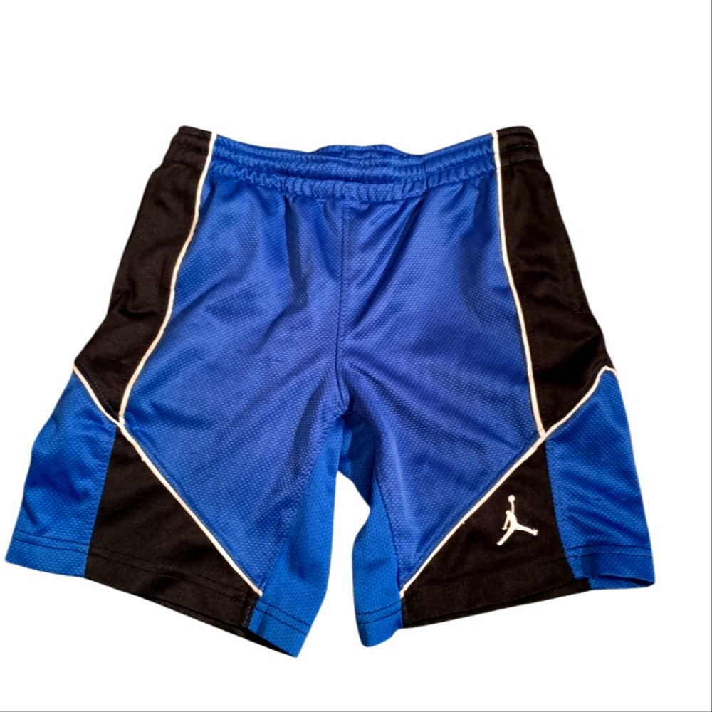 Boys size 6/7 Jordan shorts
